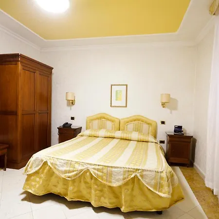 Mariano Iv Palace 4*