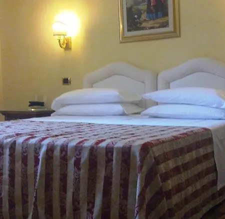 Hotel Mariano Iv Palace 4*