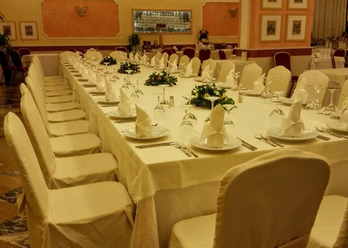 Hotel Mariano Iv Palace