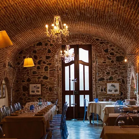 Mariano Iv Palace Hotel 4*