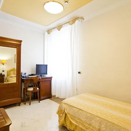 Hotel Mariano Iv Palace