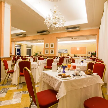 Ξενοδοχείο Mariano Iv Palace 4*