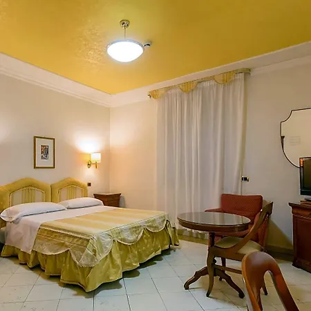 Mariano Iv Palace 4*