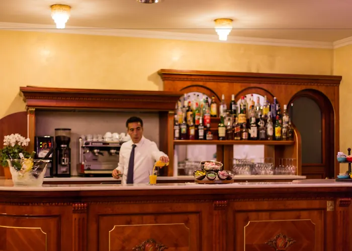 Hotel Mariano Iv Palace