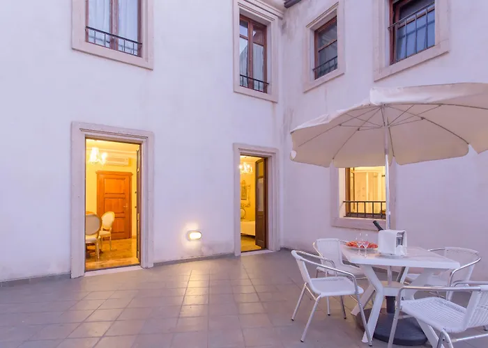 Hotel Mariano Iv Palace 4*