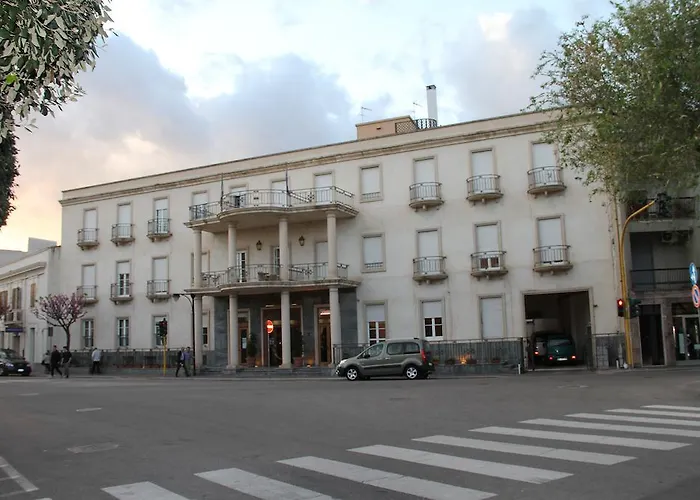 Hotel Mariano Iv Palace