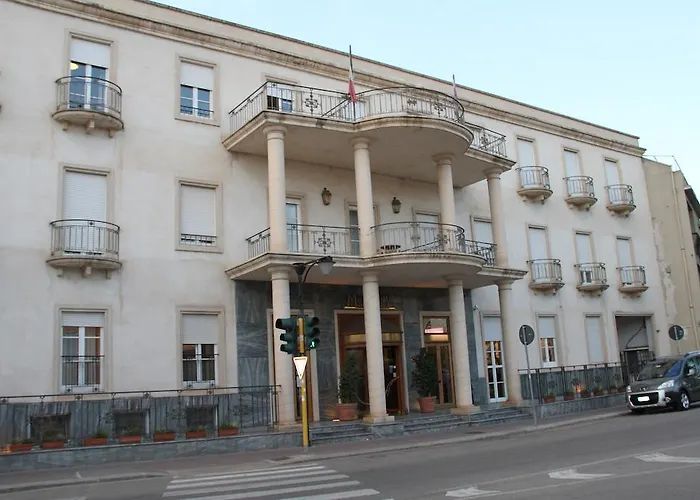 Hotel Mariano Iv Palace